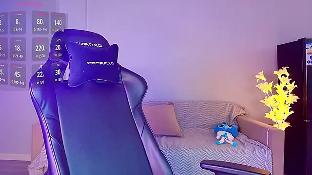 akioramy's Live XXX Chat