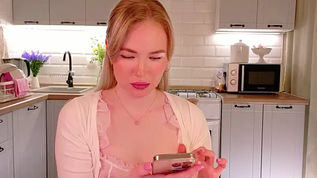 Veronika_Mitchel élő XXX-chatje