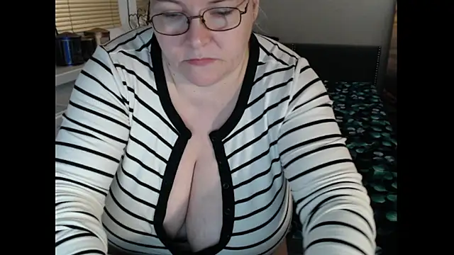 Sweetboobs' Webcam Show