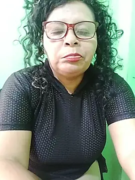 Amarantha25 Adlı Modelin Canlı XXX Sohbeti