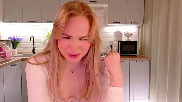 Veronika_Mitchel élő XXX-chatje