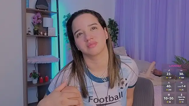 emilyrouxe Adlı Modelin Canlı XXX Sohbeti