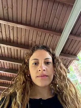 alana15 Adlı Modelin Canlı XXX Sohbeti