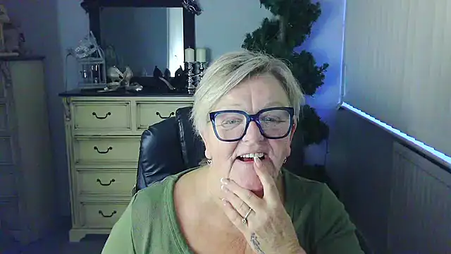 BridgetBlueEyes élő XXX-chatje