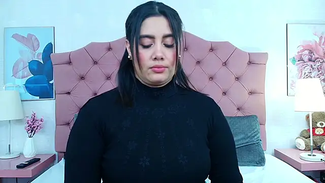 عرض كام ThyaraJhons