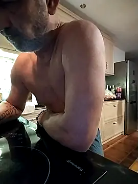 XXX chat uživo modela kevincumporn