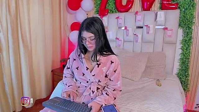 Jade_Nmm Live XXX-Chat