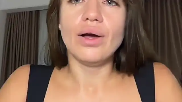 Chat +18 de Roriann ao vivo