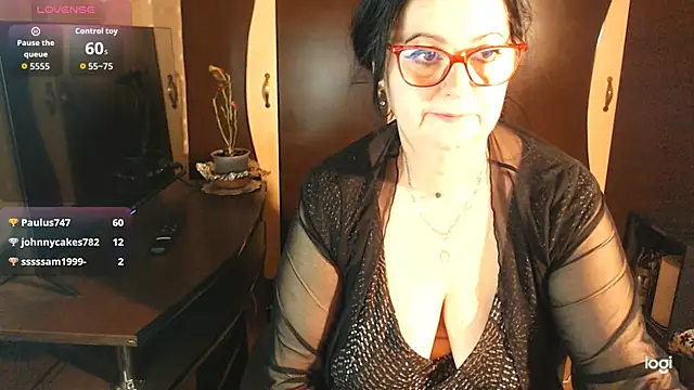 exiMIlf Chat XXX in diretta