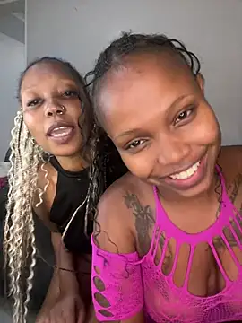 Czat XXX na żywo – InkLady444