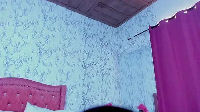 Mia_Malkovaa_: онлайн-секс-чат