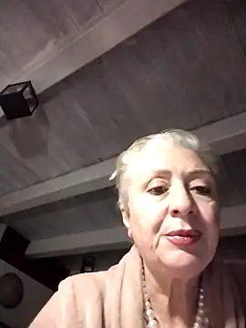 Chat +18 de divinaerotica ao vivo