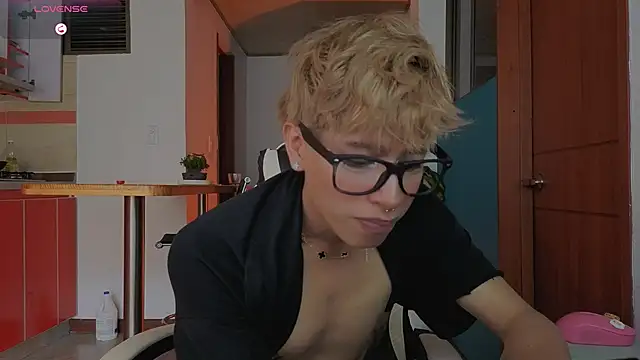 Chat +18 de taichi_bluy ao vivo