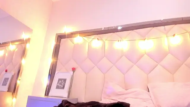 Scarletbigbug Pertunjukan Webcam