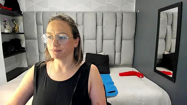 Charlot_milf: απευθείας συνομιλία ΧΧΧ