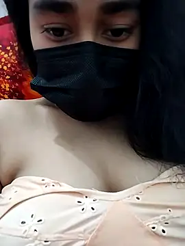 Angel_Sume: διαδικτυακό σόου στην κάμερα