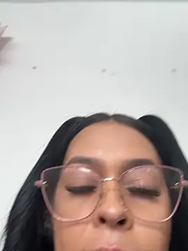 Lylyyy01's Live XXX Chat