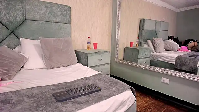 SofiaGarciaa: онлайн-секс-чат