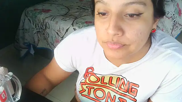 almaswan1's Live XXX Chat