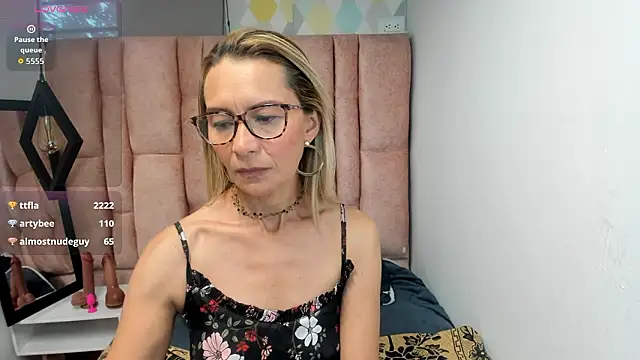 دردشة Issa_Milf__ الجنسية المباشرة