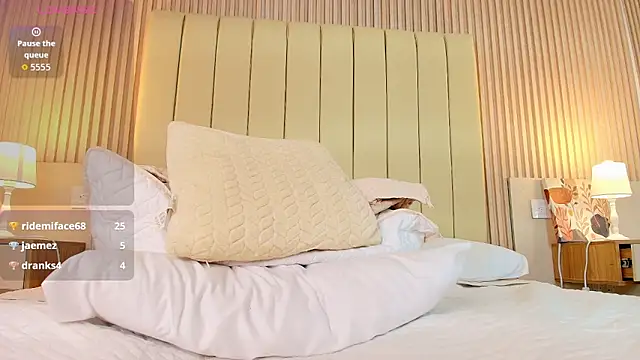 alessia_moon1のウェブカメラショー