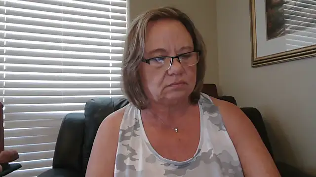 BustyAnnie Live XXX-chat