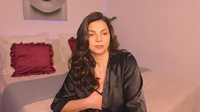 ButterflyMika32 Adlı Modelin Canlı XXX Sohbeti