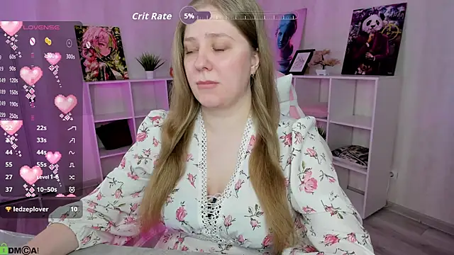 Megan_Violer: онлайн-секс-чат