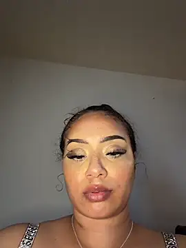 CarmelaAnthony Adlı Modelin Canlı XXX Sohbeti