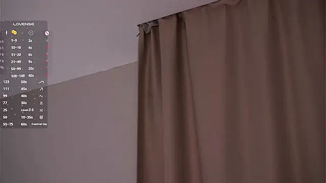 EffieHenri's Live XXX Chat