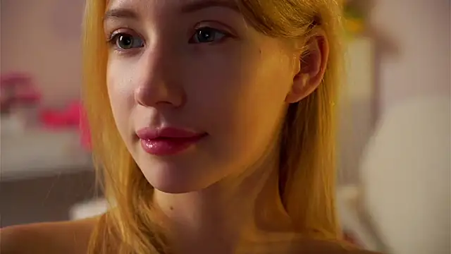 SunnivaCovil live XXX chat