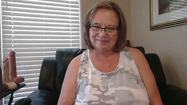 BustyAnnie Live XXX Chat