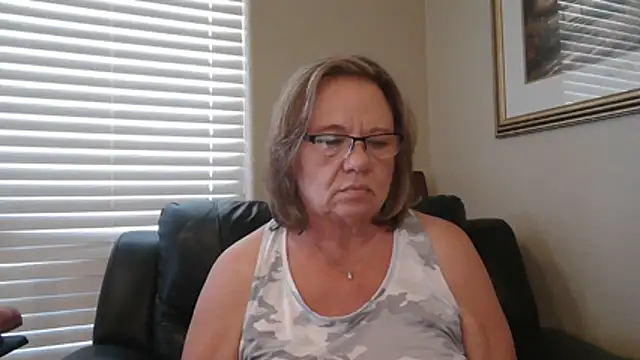 Czat XXX na żywo – BustyAnnie