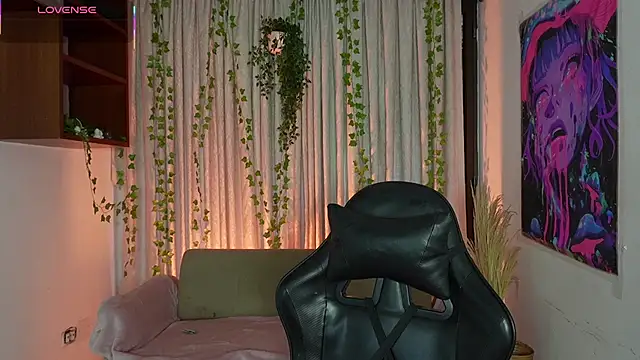 HannaRhodes live XXX chat