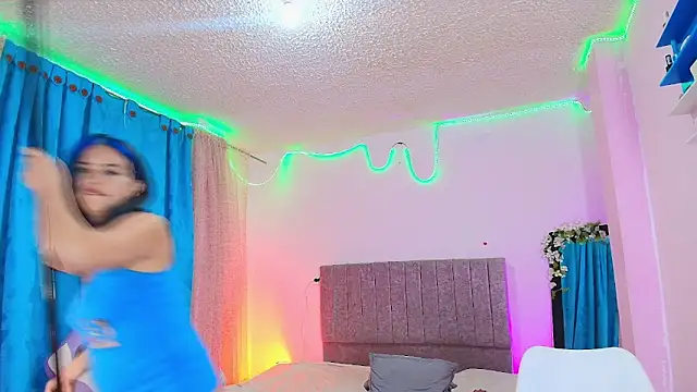 Chat +18 de SofilealD ao vivo