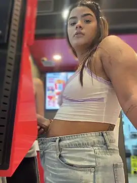 Czat XXX na żywo – Kaily_Sweet16