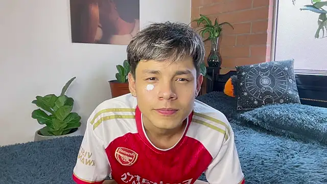 Andy_Belier23 Chat XXX in diretta