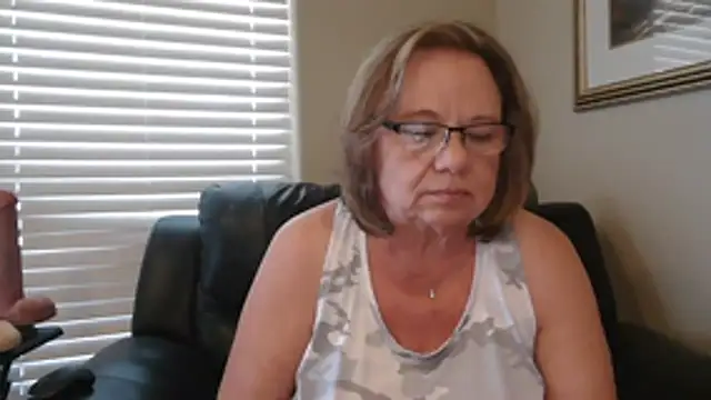 BustyAnnie Chat XXX in diretta