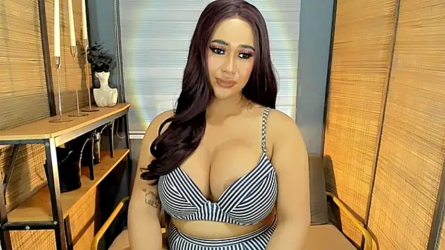 OFFERyourcherryASS Show Webcam