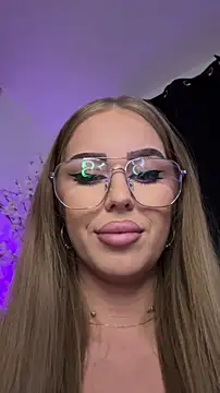 AubrieleRouj1's Live XXX Chat