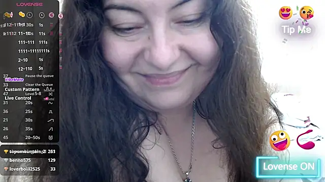 SpoilHerThick's Live XXX Chat