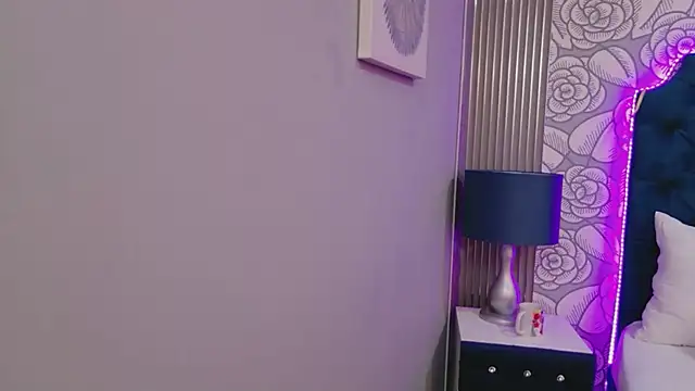 TaniaBlaze's Live XXX Chat