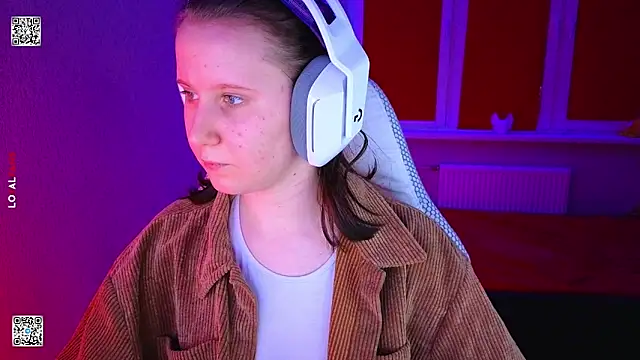 mon_lola: απευθείας συνομιλία ΧΧΧ