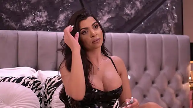 NicoleCellini Chat XXX in diretta