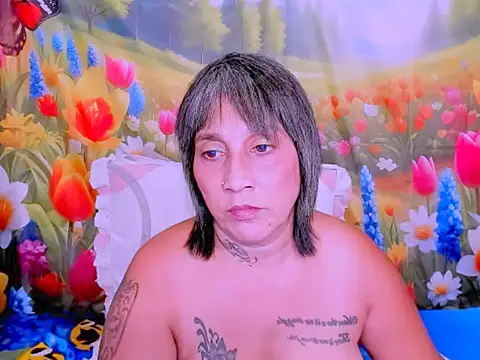 indianroxy live XXX chat