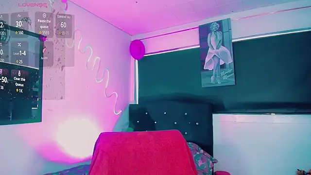 Kendall_hornyy Show Webcam