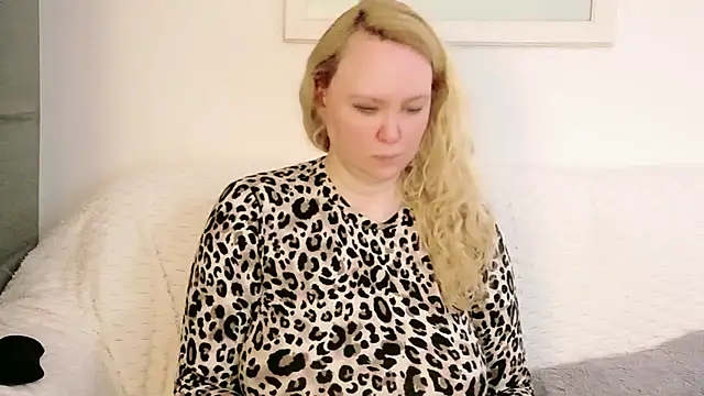 Sarah4you Chat XXX live