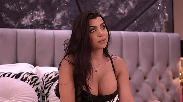 NicoleCellini Adlı Modelin Canlı XXX Sohbeti