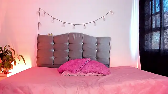 MarieLatex's Live XXX Chat