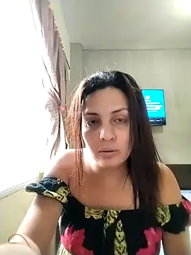 Gabyaria2000 Show in webcam